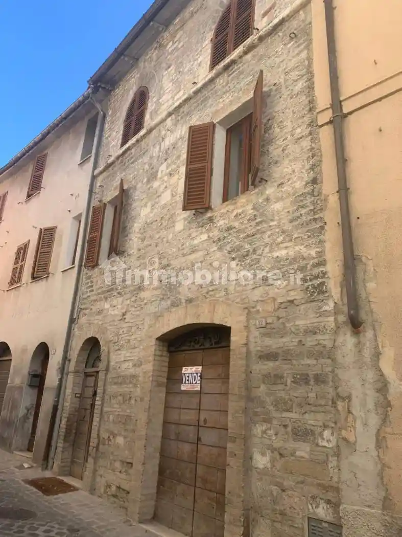 Casa indipendente in vendita a Sassoferrato