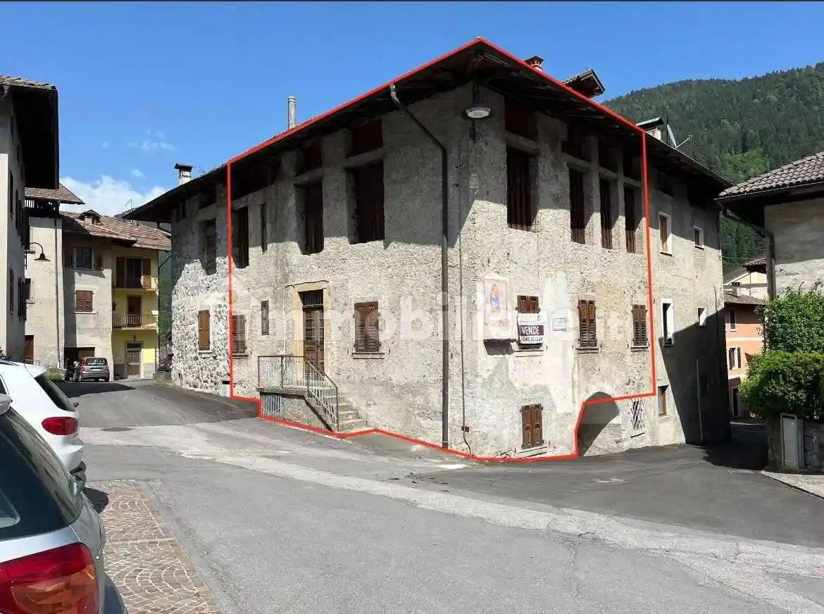 Casa indipendente in vendita a Porte di Rendena