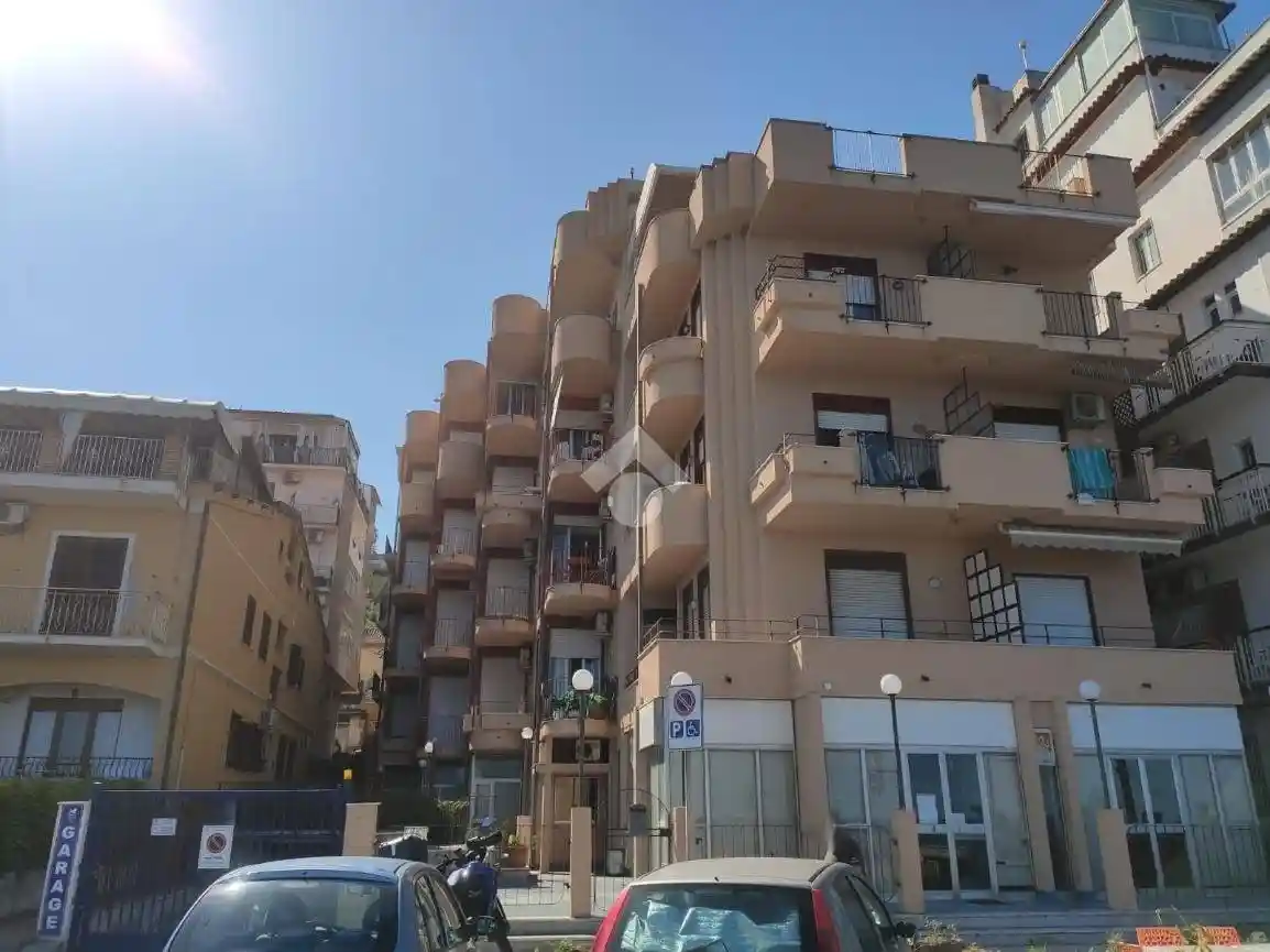 Appartamento in affitto a Giardini-Naxos