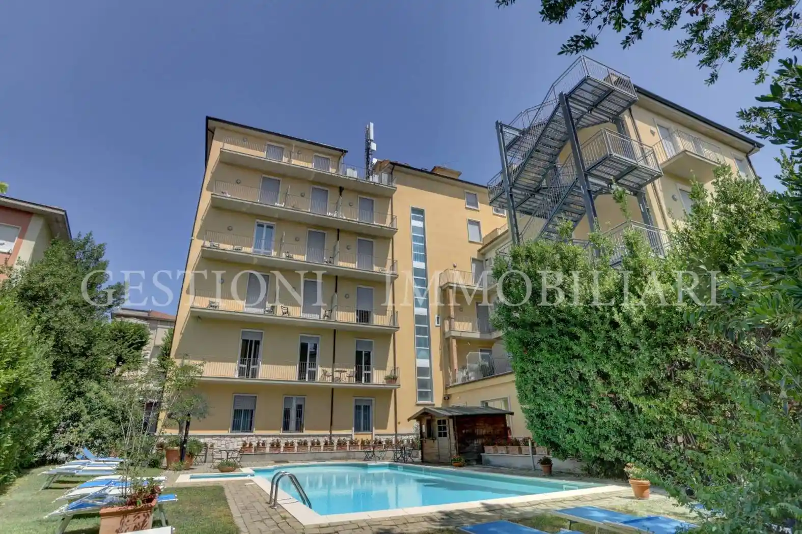 Palazzo - Edificio in vendita a Chianciano Terme
