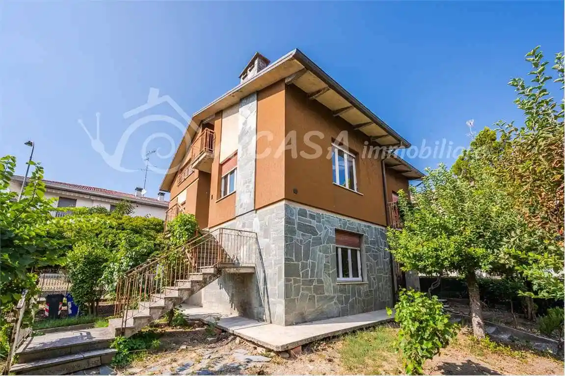 Casa indipendente in vendita a Medesano