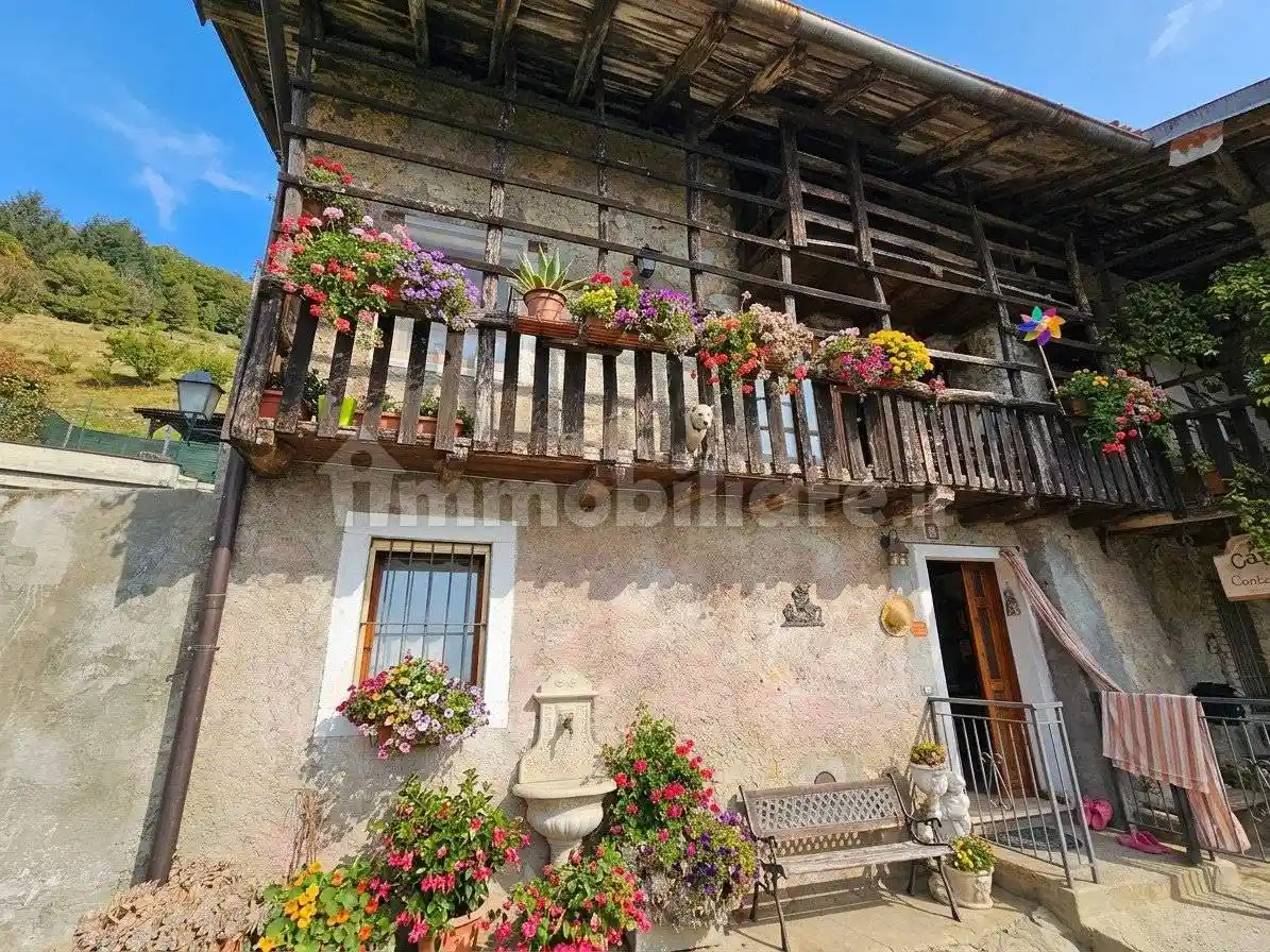 Casa indipendente in vendita a Ubiale Clanezzo