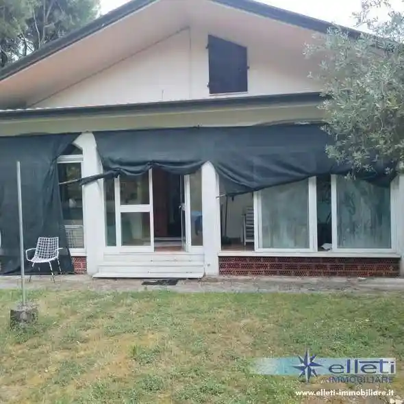 Casa indipendente in vendita a Massa