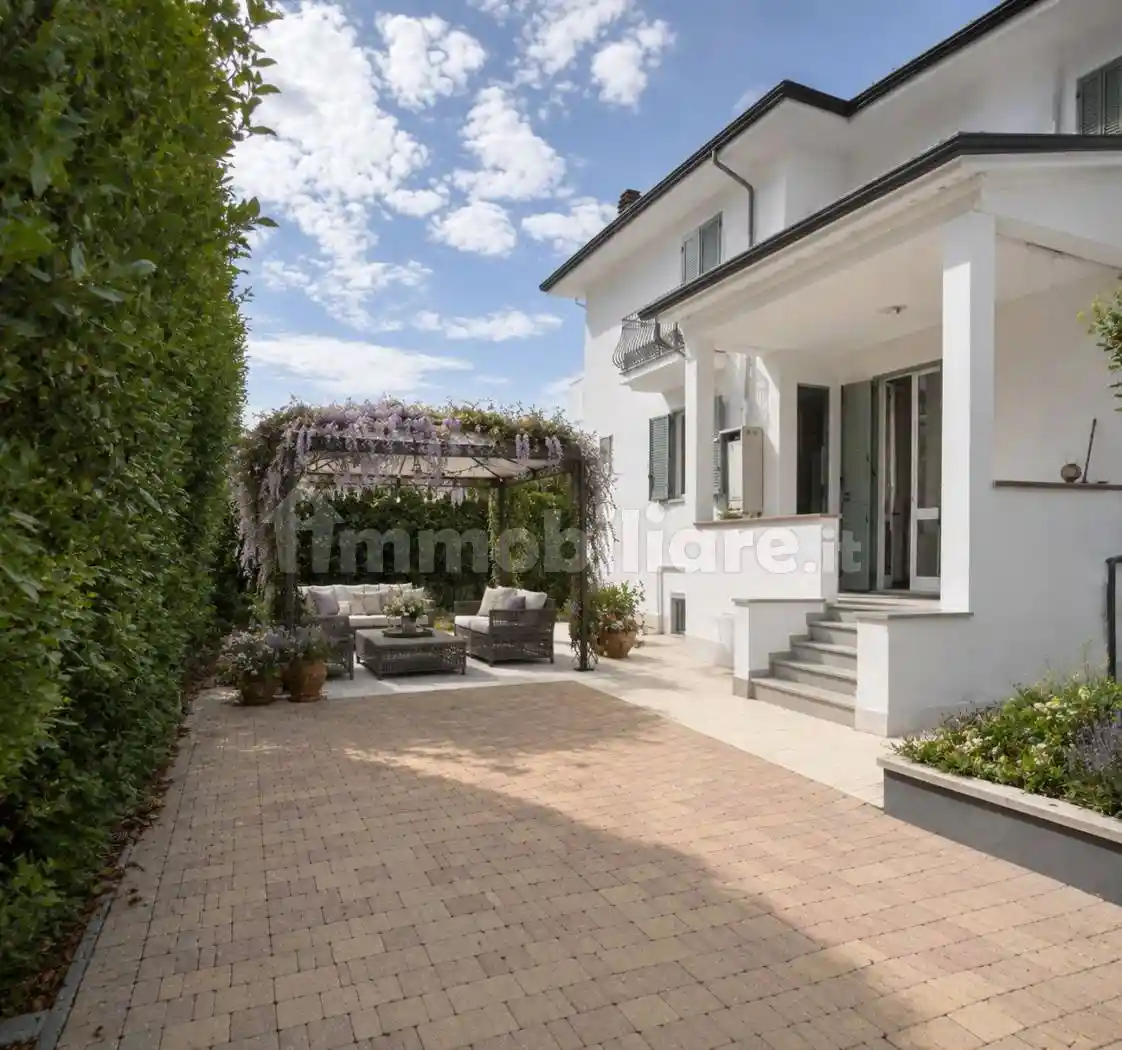 Villa in vendita a Camaiore