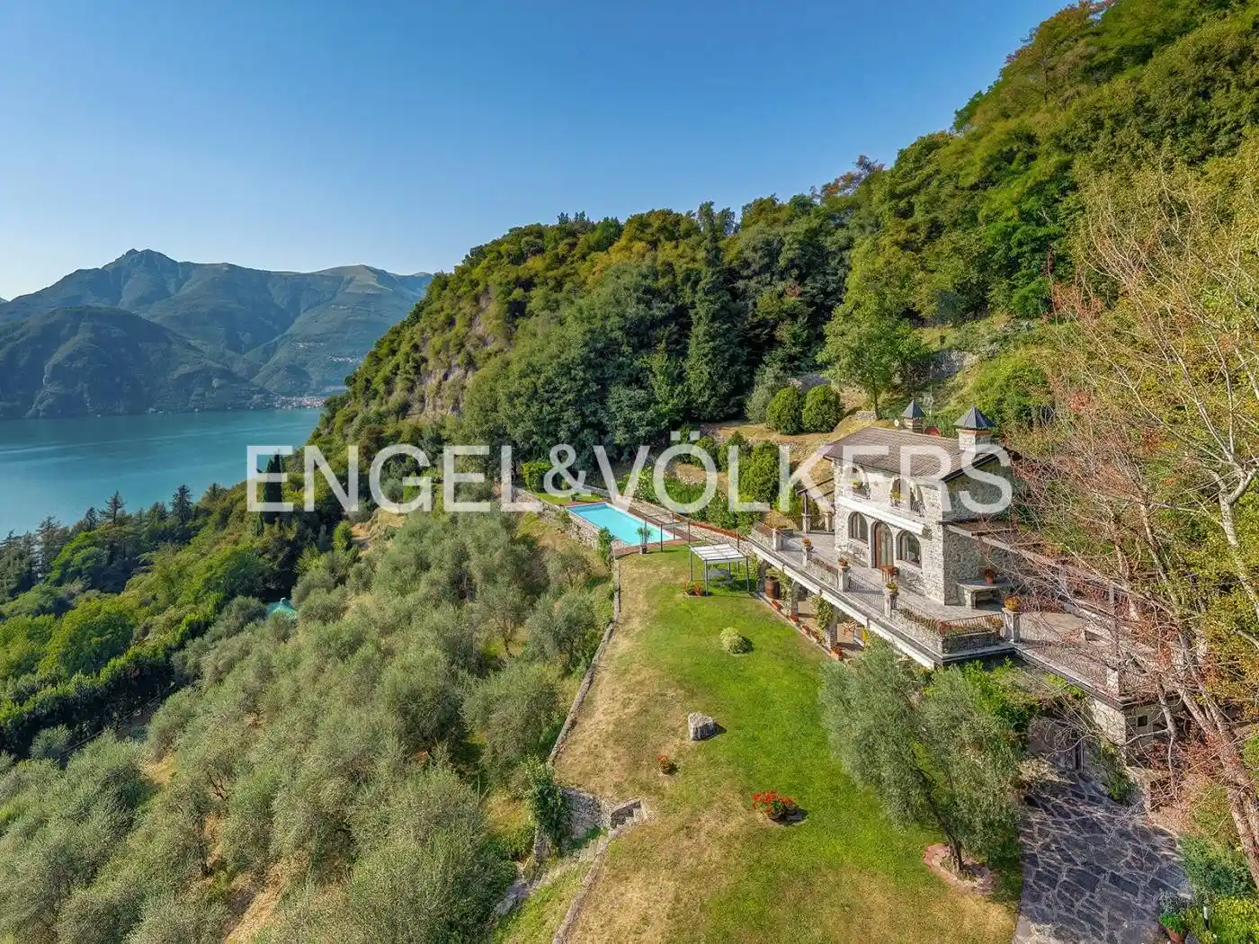 Villa in vendita a Varenna