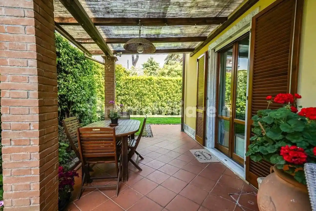 Villetta a schiera in vendita a Massa