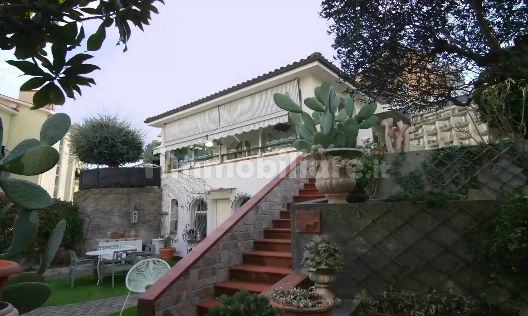 Villa - foto 2