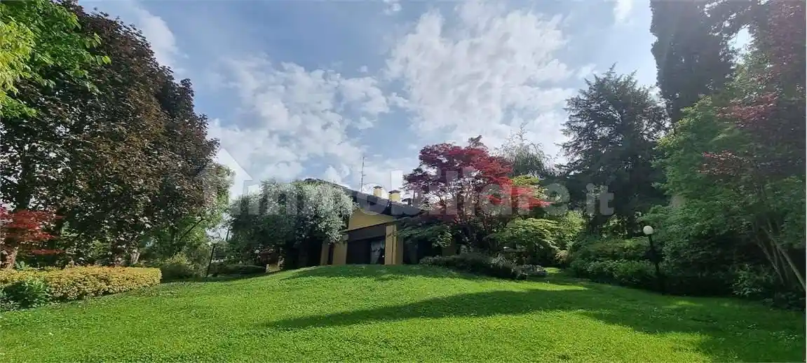 Villa in vendita a Rovereto