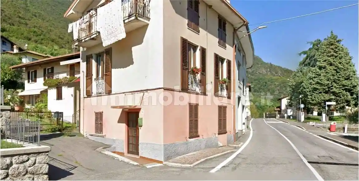 Appartamento in vendita a Rogno
