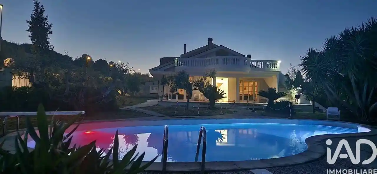 Villa in vendita a Città Sant'Angelo