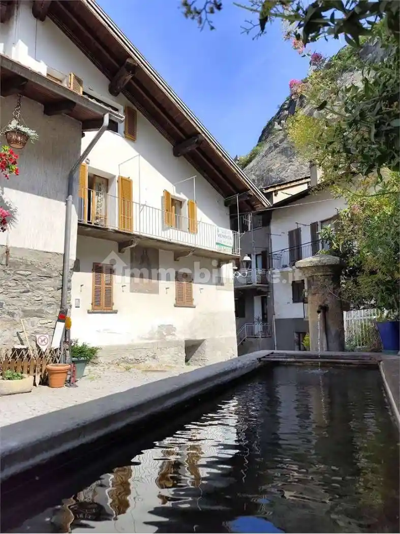 Appartamento in vendita a Montjovet