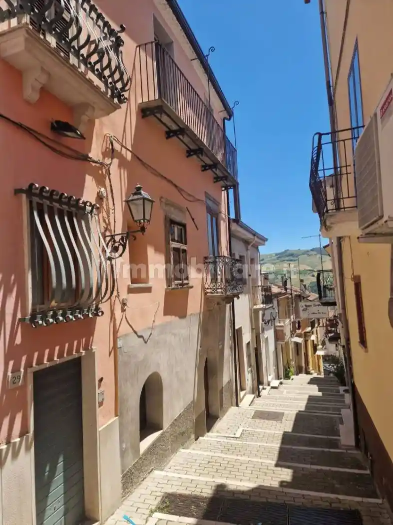 Palazzo - Edificio in vendita a San Bartolomeo in Galdo