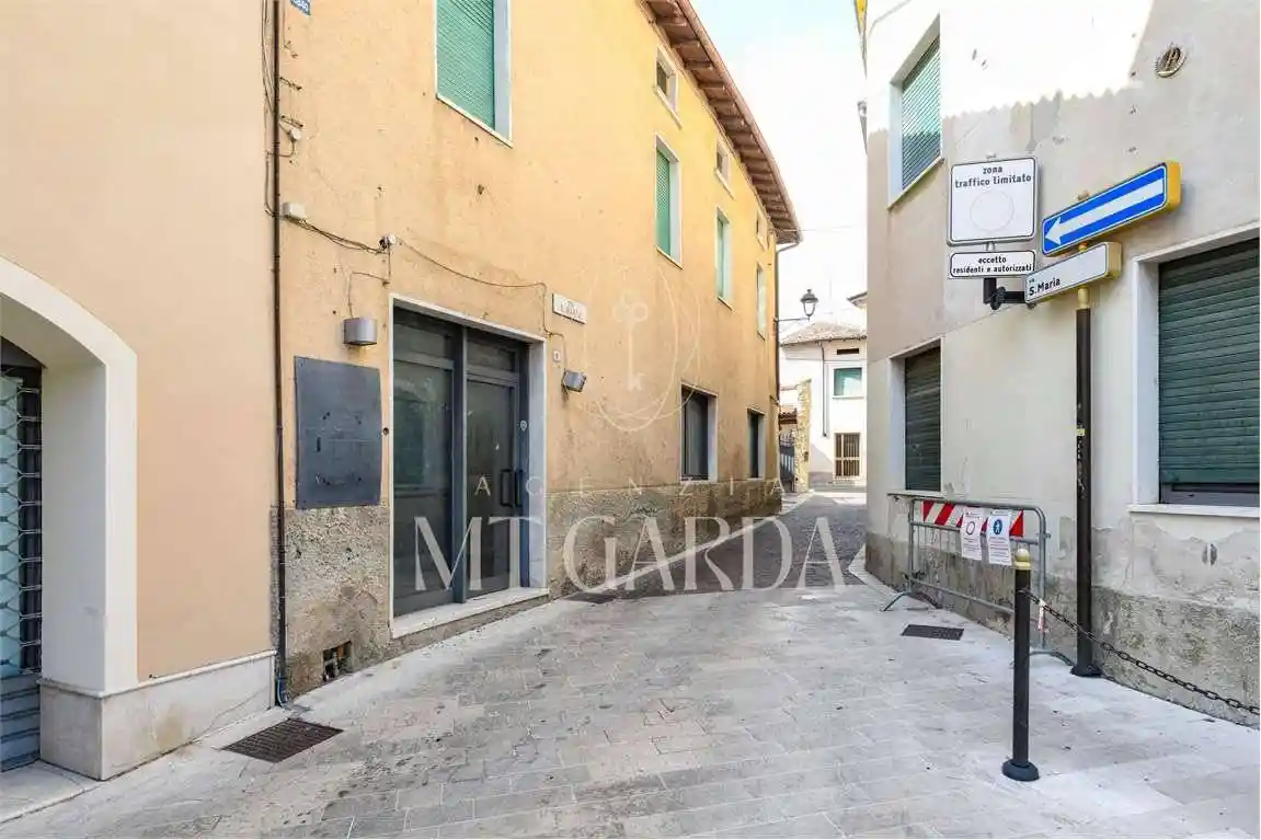 Casa indipendente in vendita a Manerba del Garda