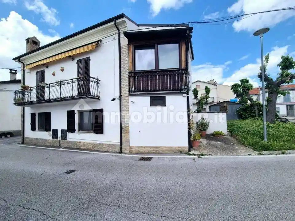 Casa indipendente in vendita a Casacanditella