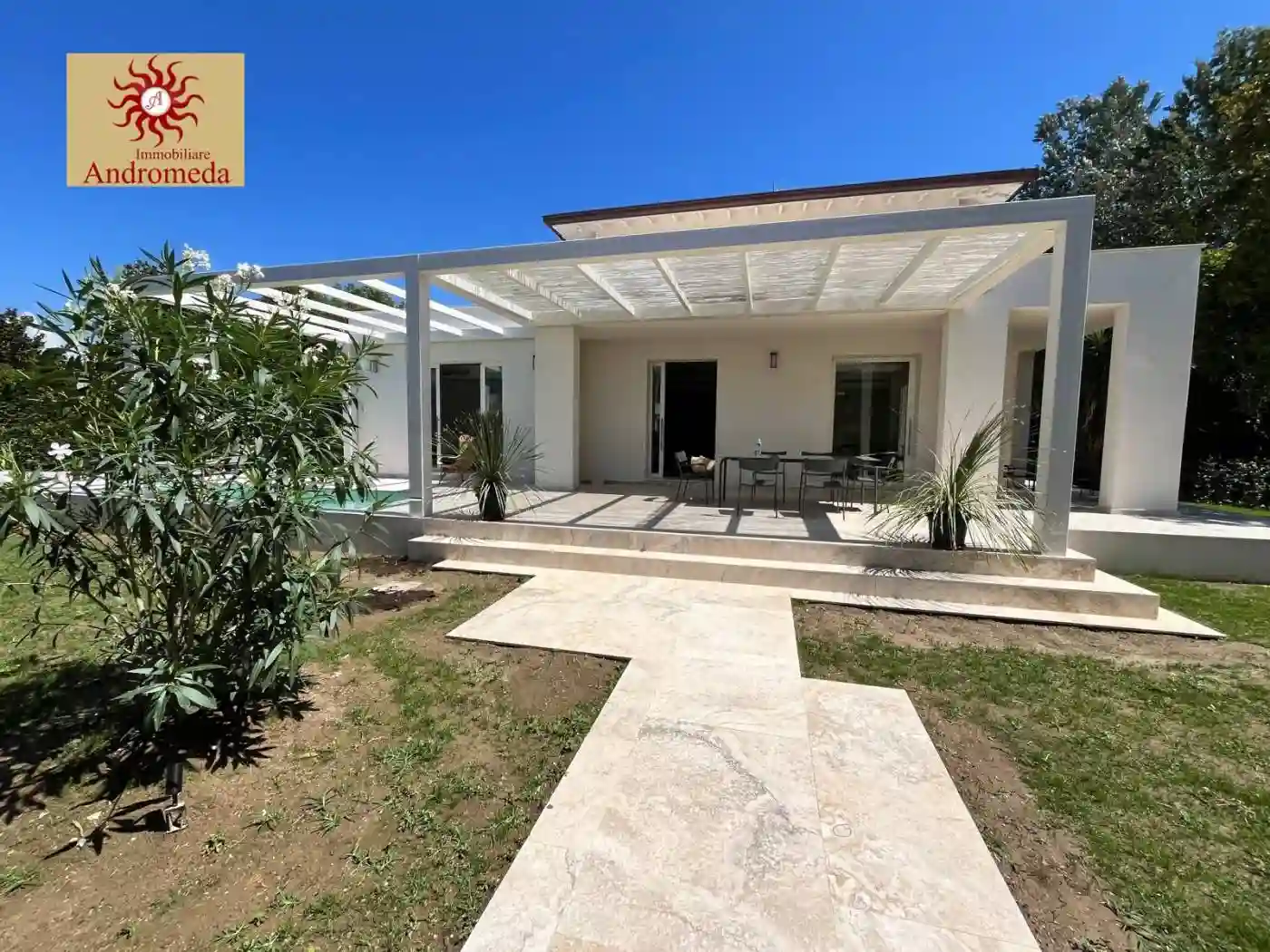 Villa - foto 2