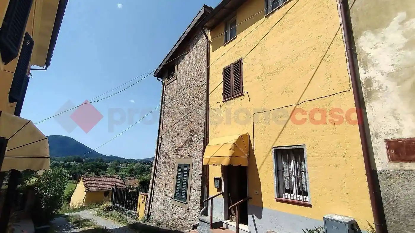 Casa indipendente in vendita a Lucca