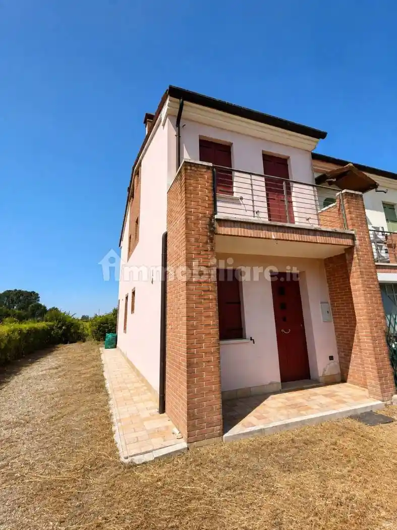 Villetta a schiera in vendita a Urbana