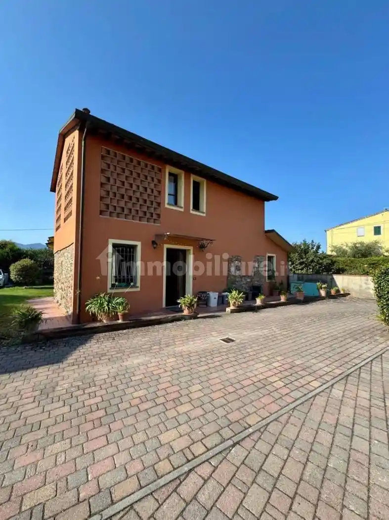 Villa in vendita a Lucca
