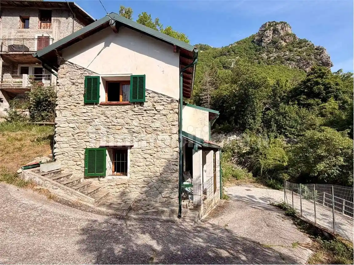 Casa indipendente in vendita a Ormea