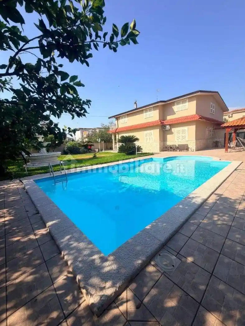 Villa in vendita a Castel Volturno