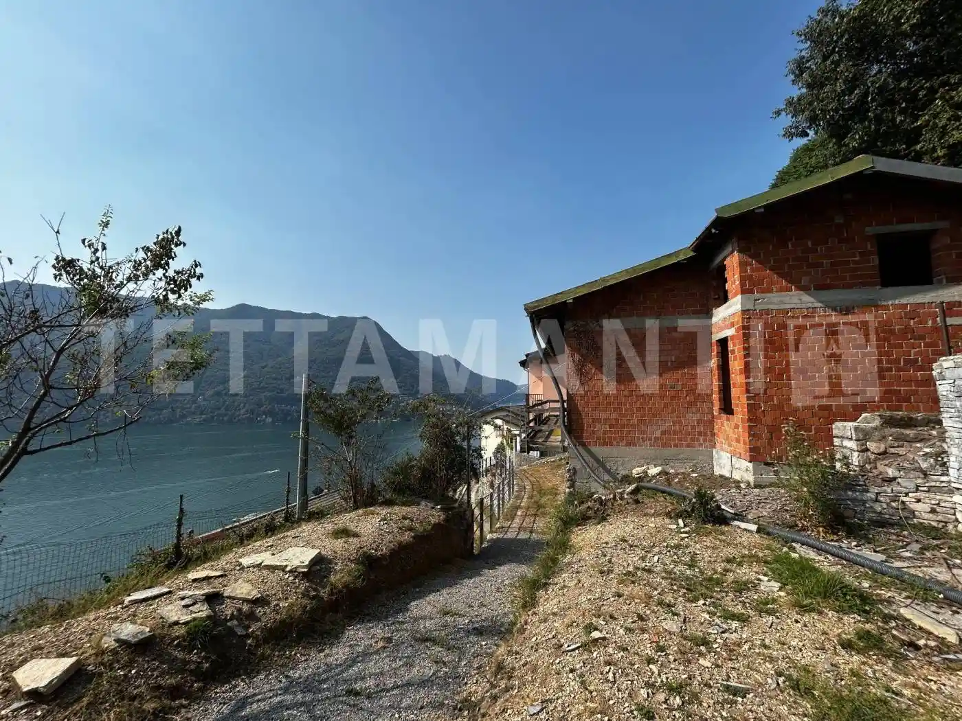 Villa in vendita a Carate Urio