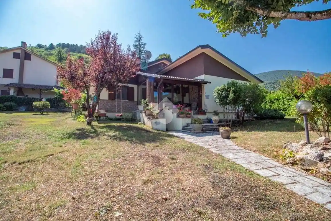 Villa in vendita a Borbona