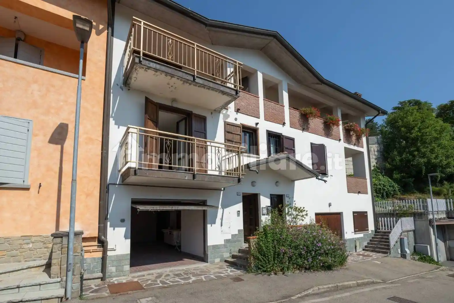 Villa in vendita a Castelnovo Ne' Monti
