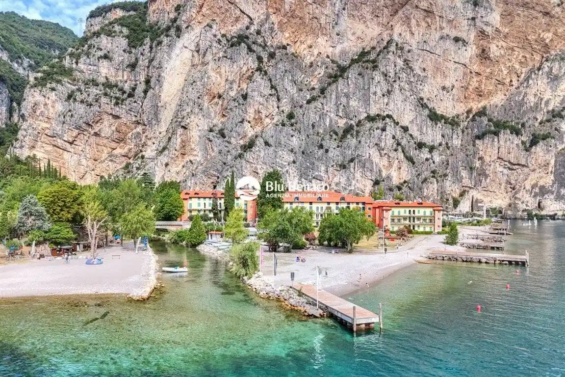 Palazzo - Edificio in vendita a Tremosine sul Garda