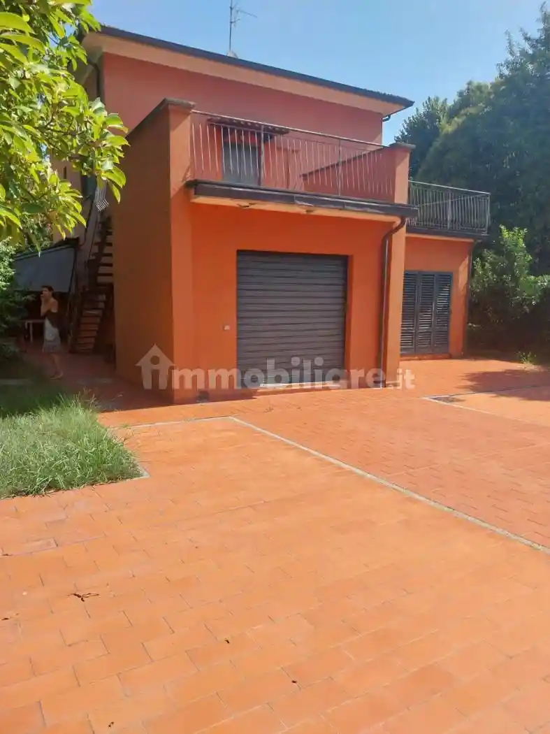 Casa indipendente in vendita a Pistoia