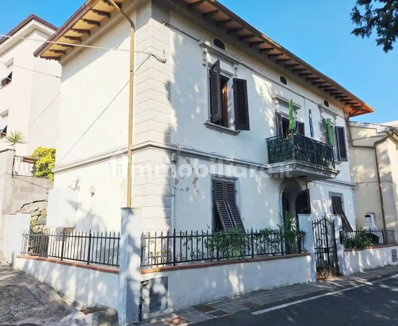 Rustico - Casale in vendita a Rosignano Marittimo