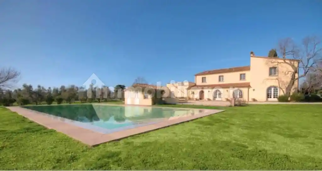 Villa in vendita a Cecina