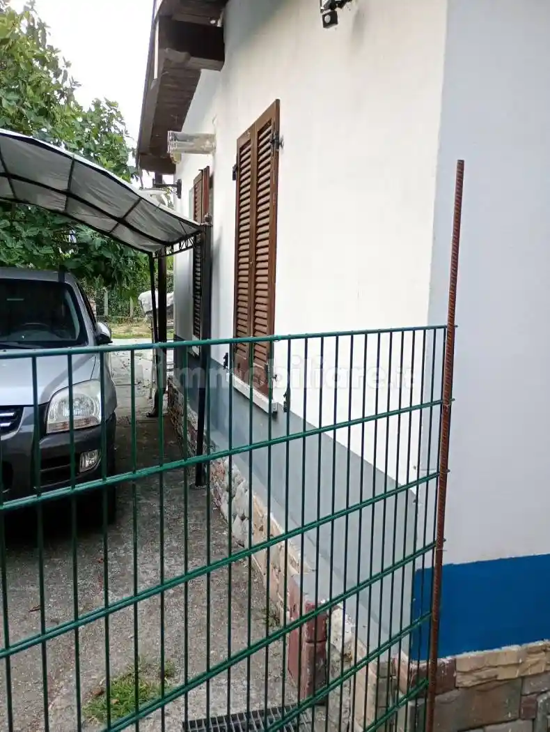 Villa in vendita a Faloppio