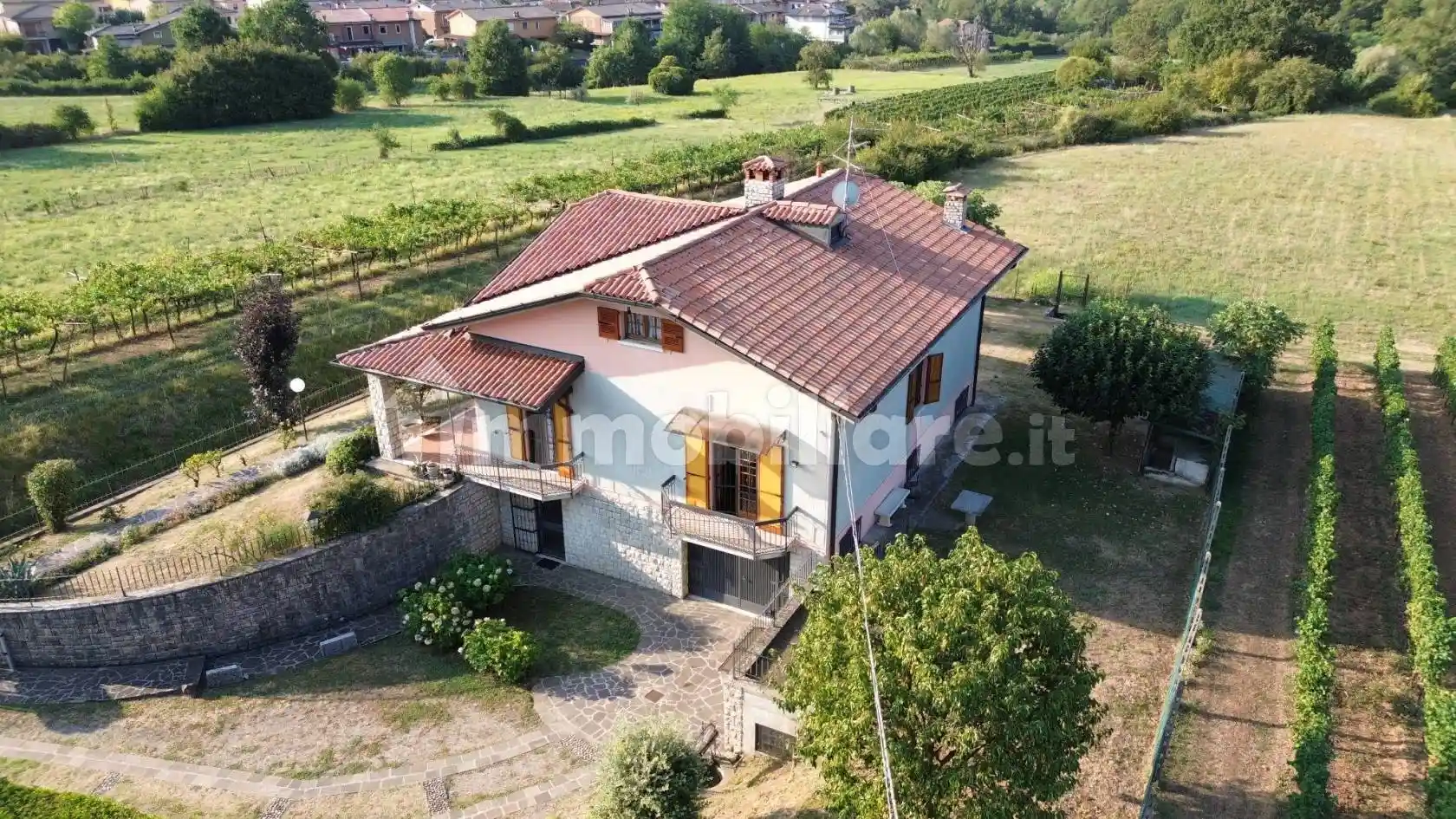Villa in vendita a Ome