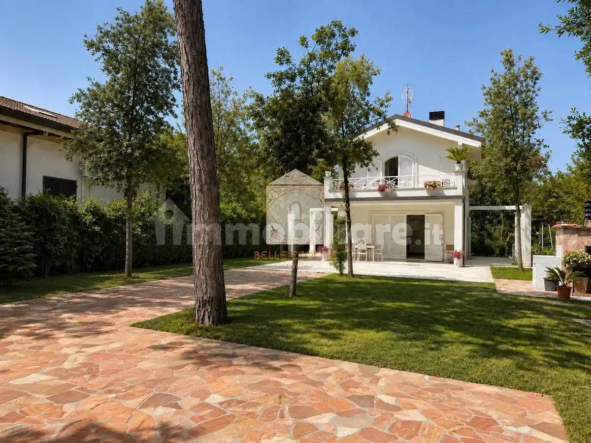 Villa in vendita a Forte dei Marmi