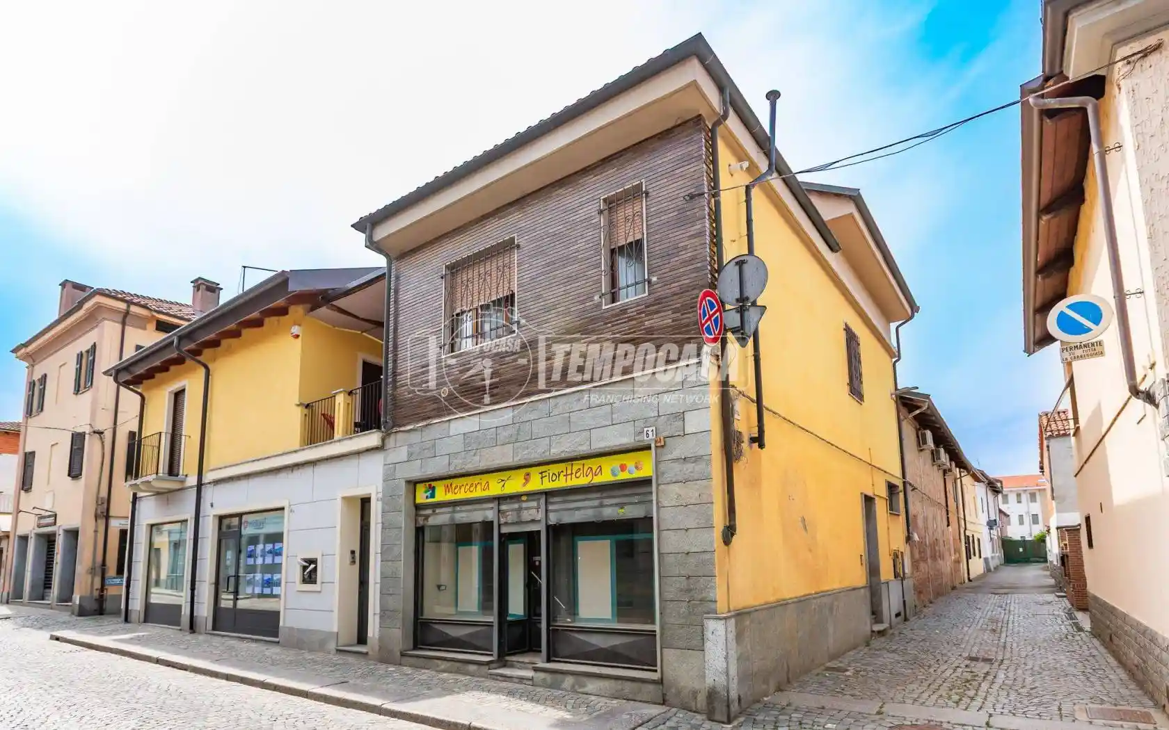Palazzo - Edificio in vendita a Santena