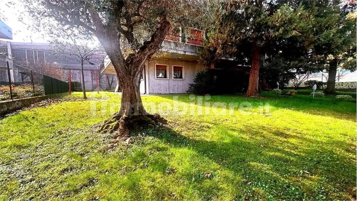 Villa in vendita a Castel d'Azzano
