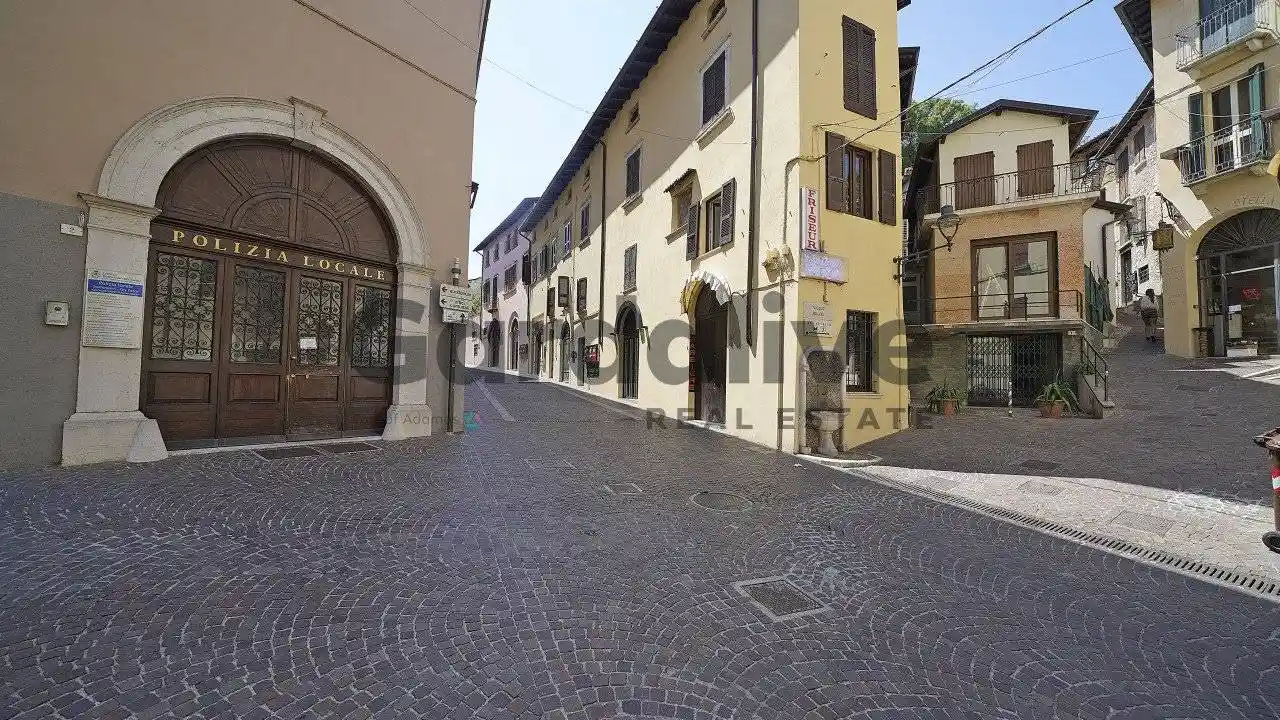 Appartamento in vendita a Desenzano del Garda