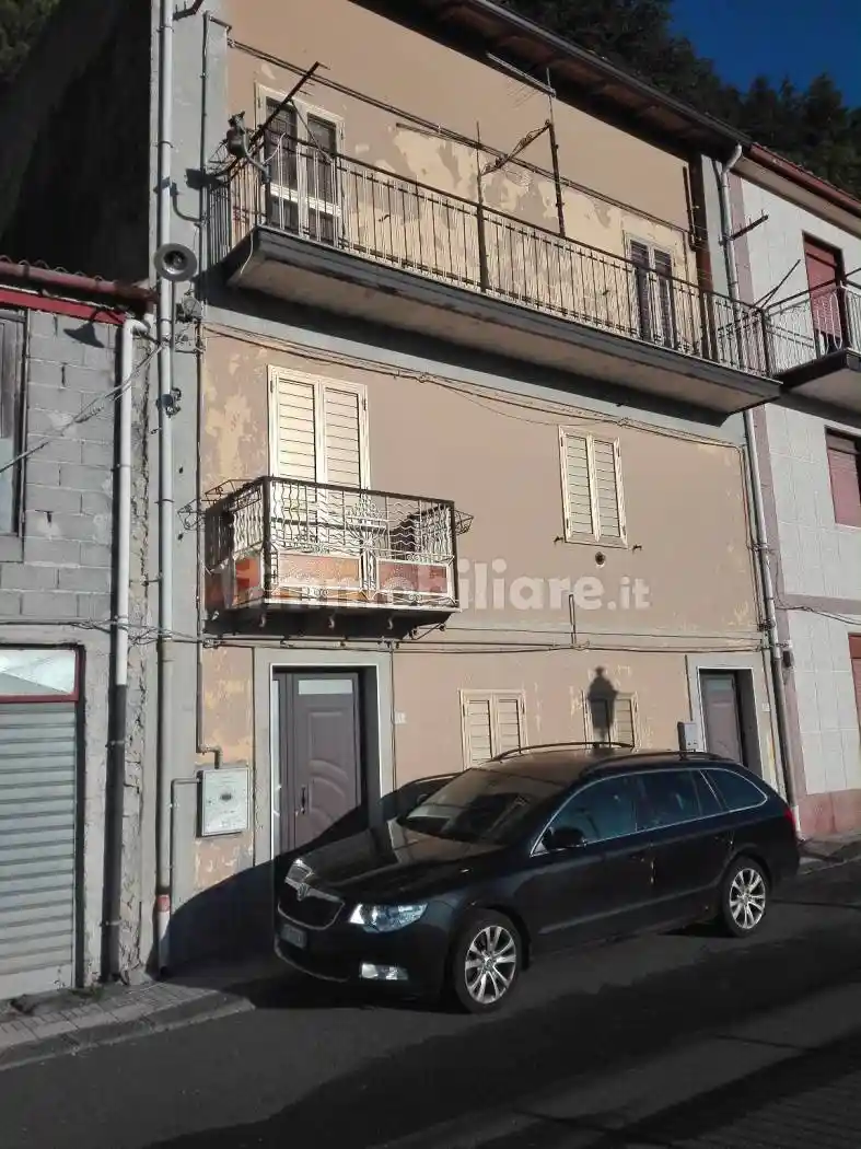 Casa indipendente in vendita a Floresta