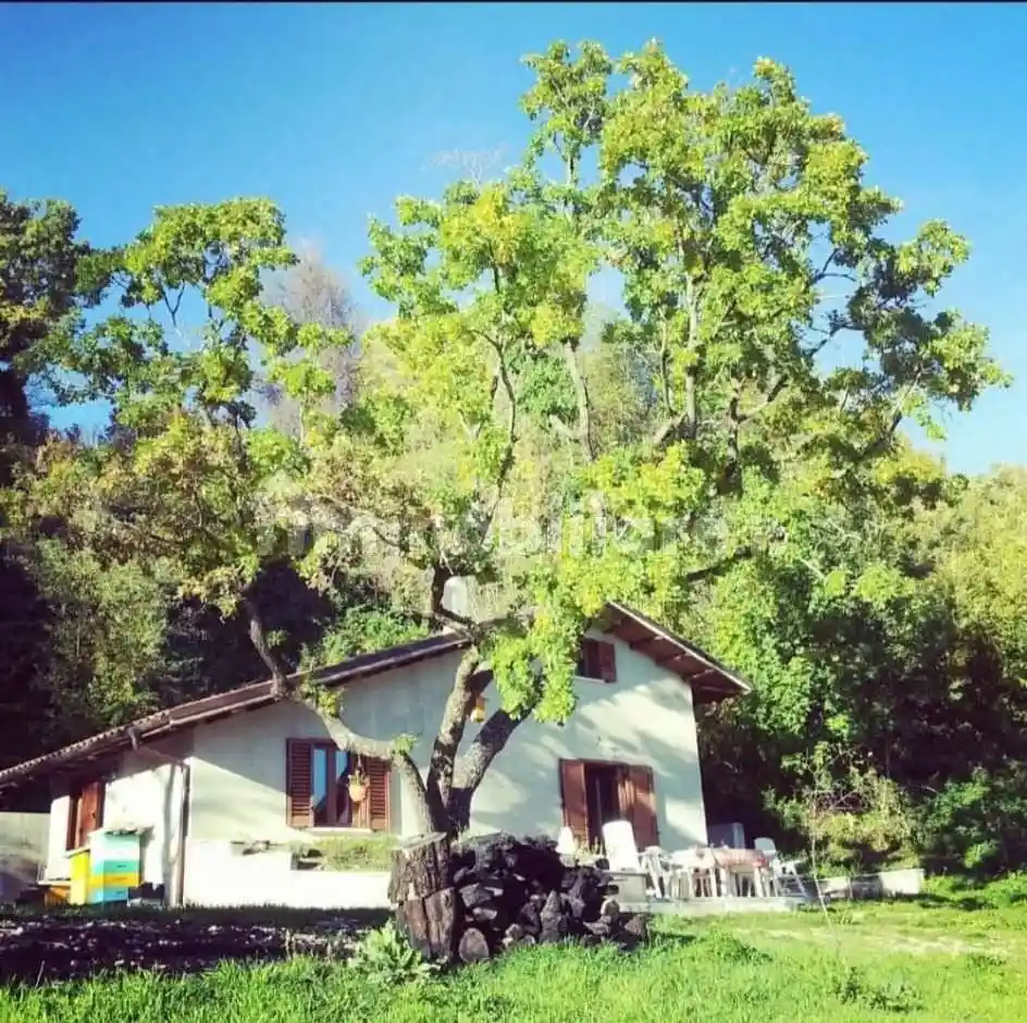 Villa in vendita a Fiamignano