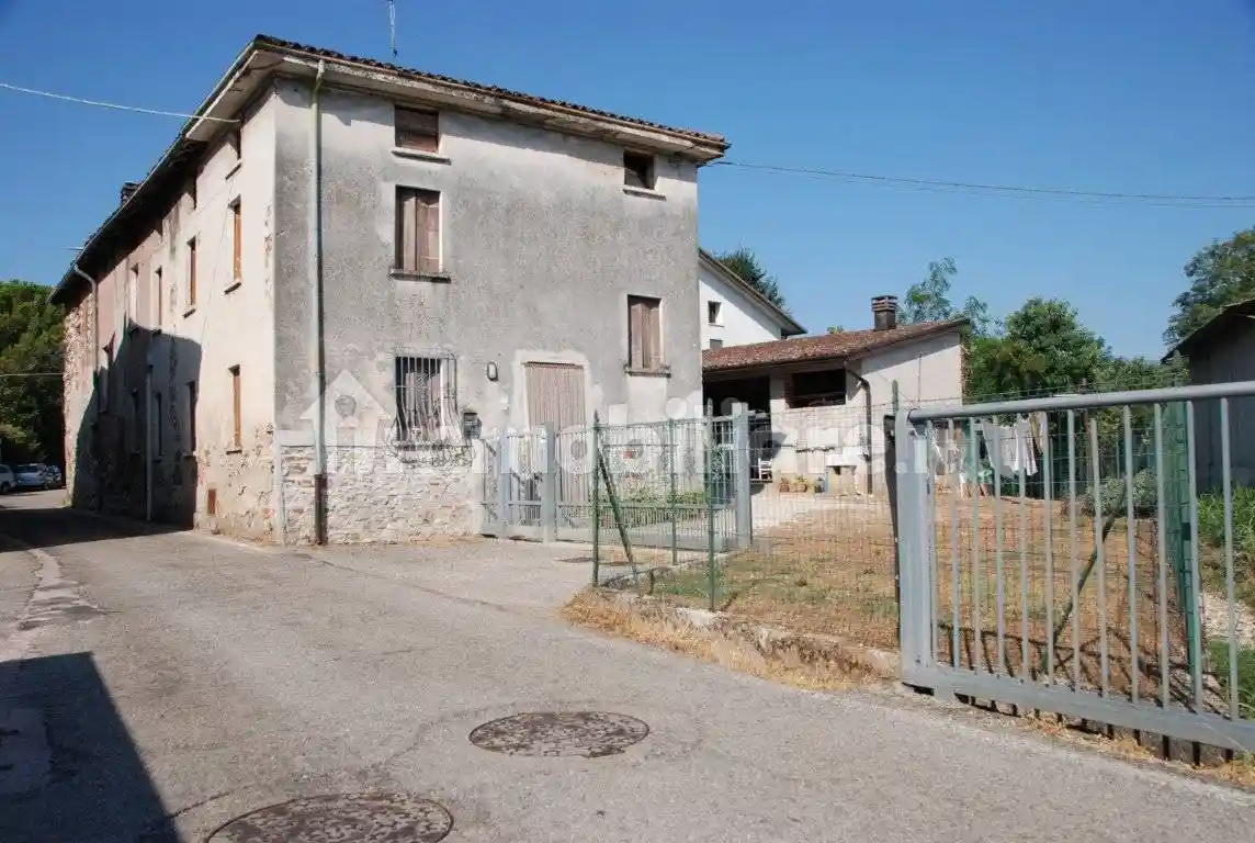 Casa indipendente in vendita a Marano Vicentino