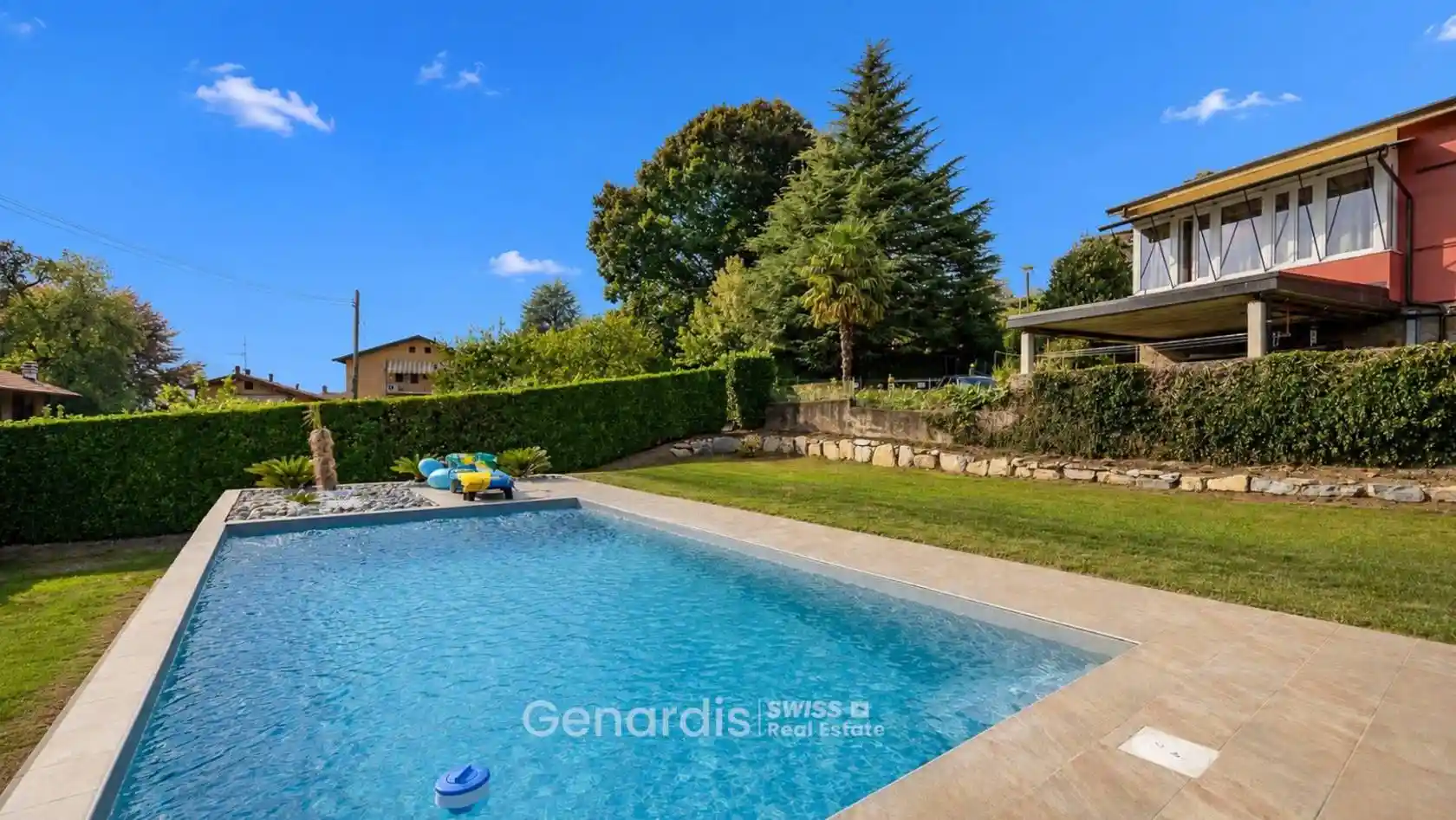 Villa in vendita a Cunardo