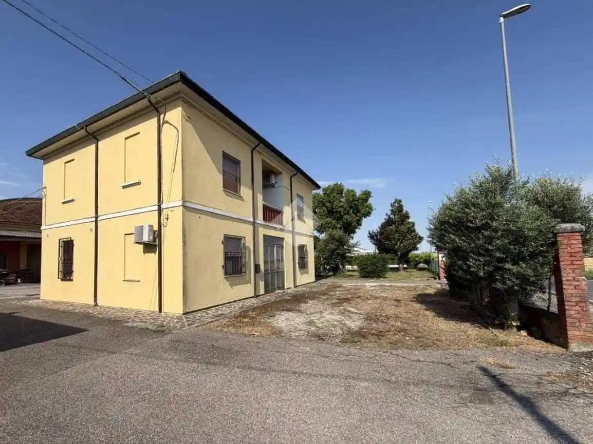 Casa indipendente in vendita a Lugo