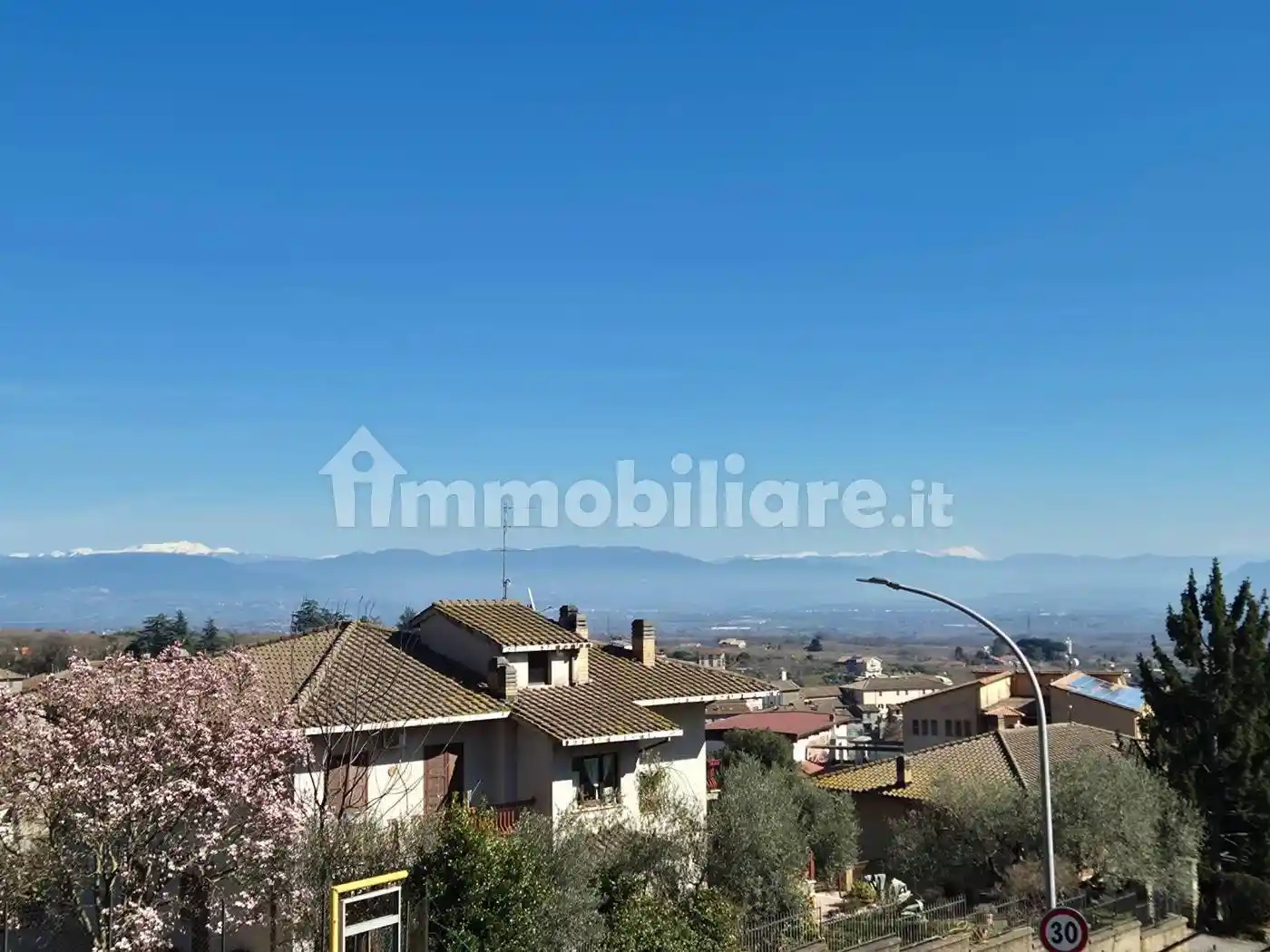 Appartamento in vendita a Caprarola