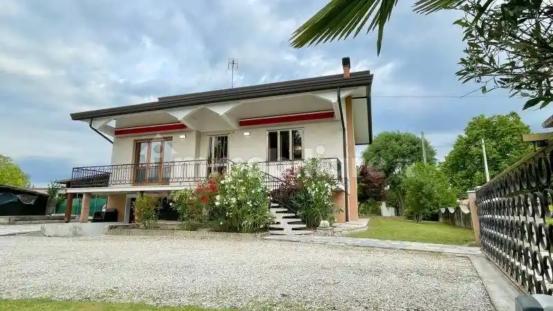 Casa indipendente in vendita a Sesto al Reghena