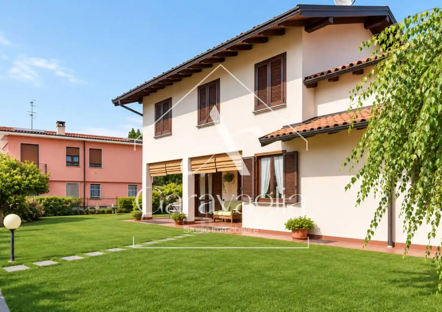 Villetta a schiera in vendita a Buguggiate