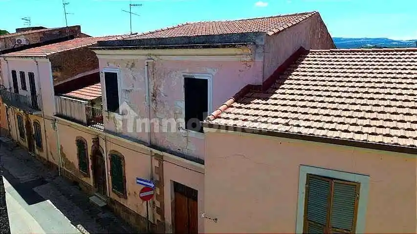 Casa indipendente in vendita a Uri