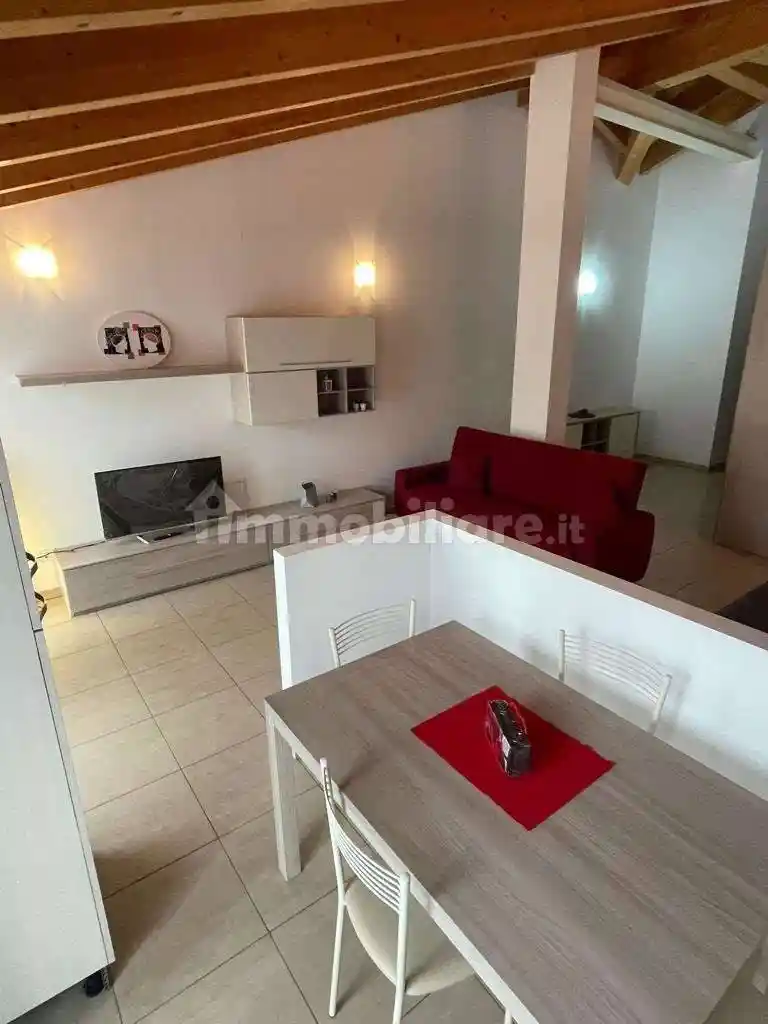 Loft in vendita a Travedona-Monate