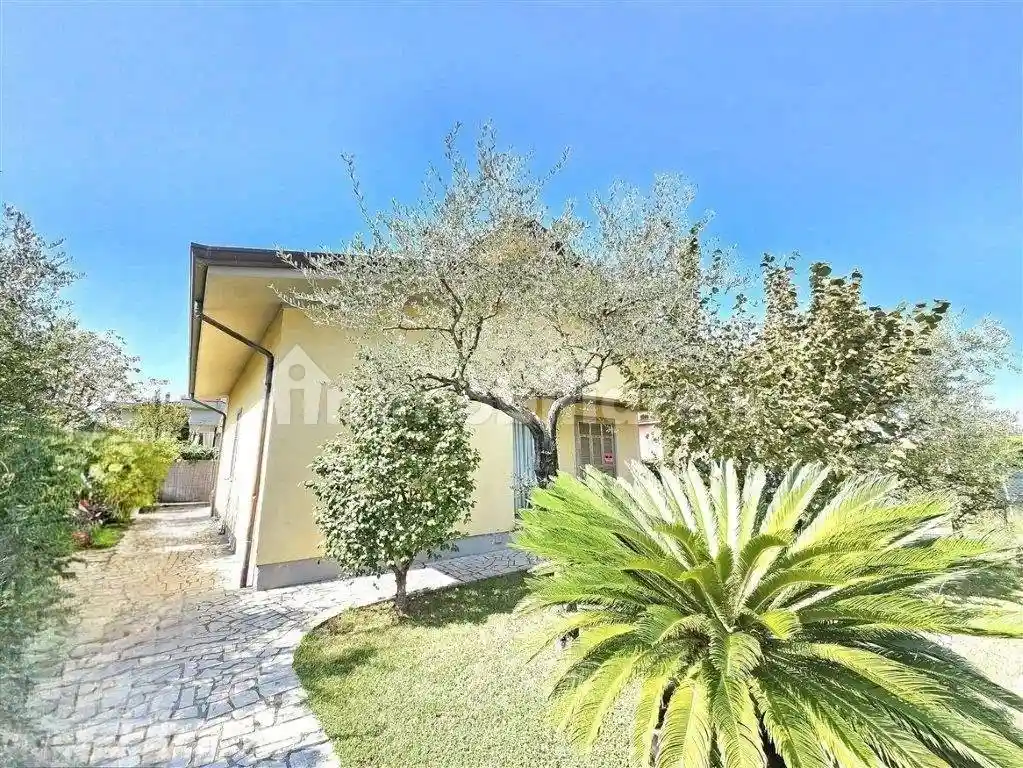 Villa in vendita a Massa