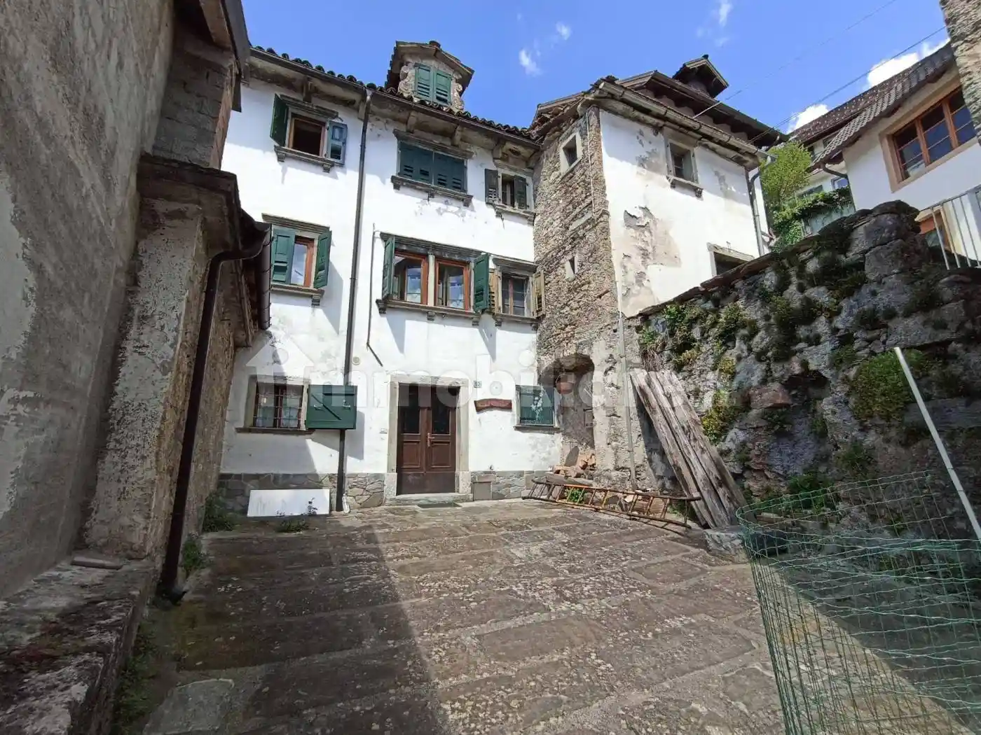 Villa in vendita a Ovaro