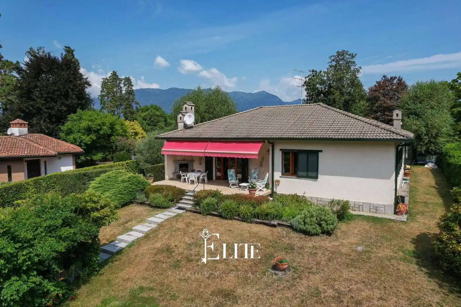 Villa in vendita a Porto Valtravaglia
